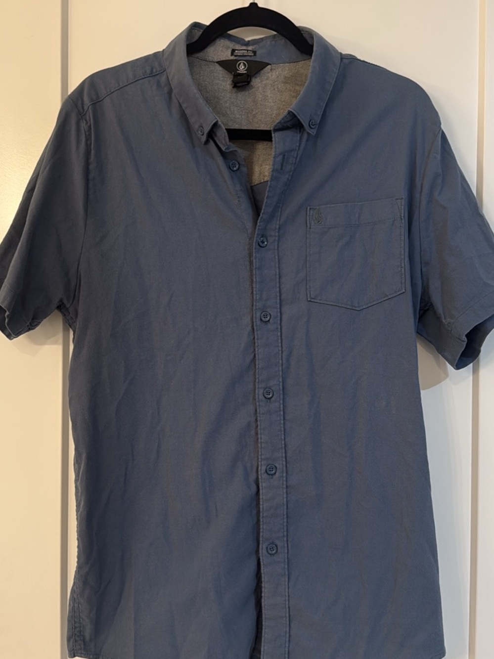 Volcom Men's Short-Sleeve Button-Down Shirt in Blue